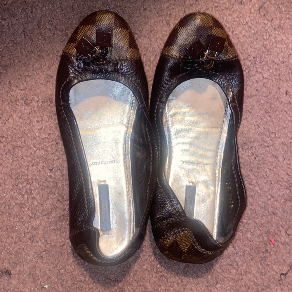 Damier Louis Vuitton shoes